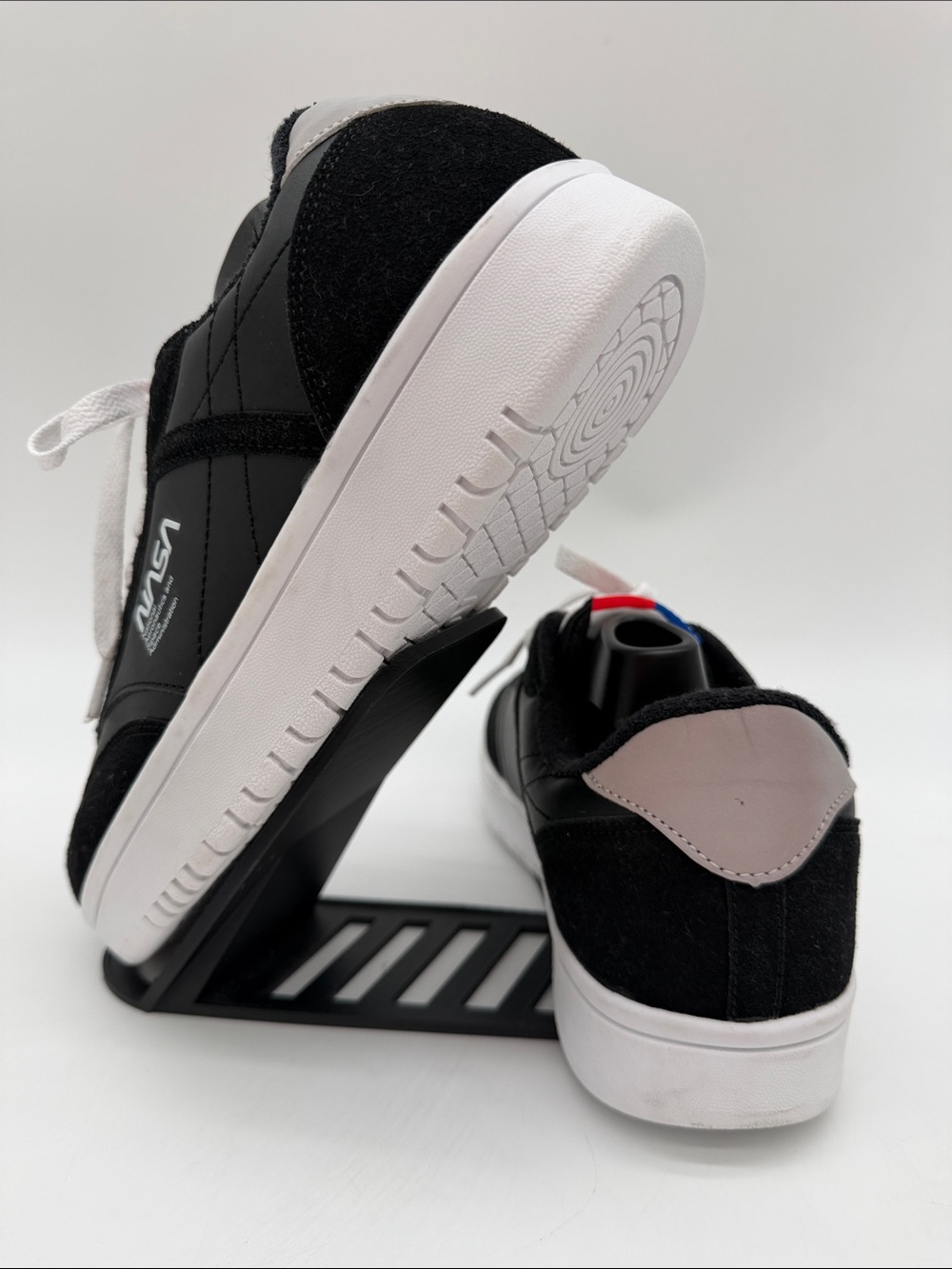 NASA Captain Capsule Black & White Suede Leather Women’s Size 9 Low-Top Sneaker - Picture 4 of 16